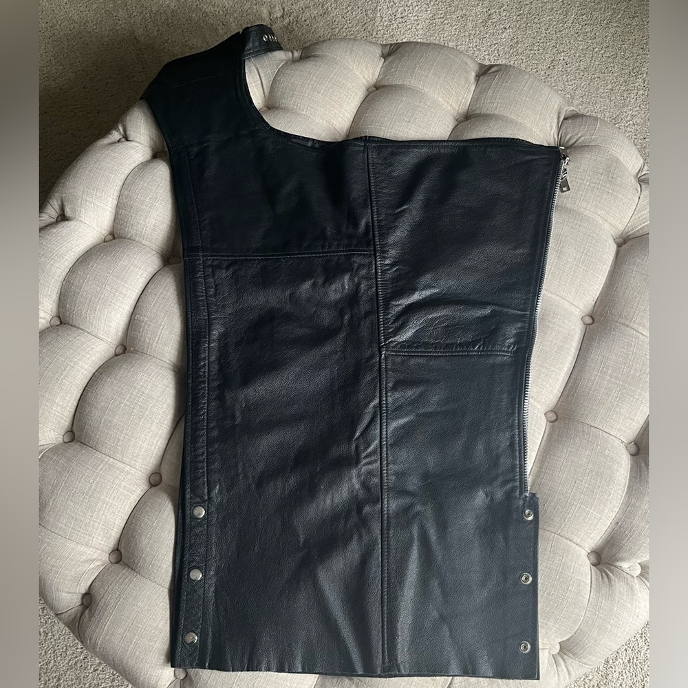 Women’s Motorcycle Leathers - Picture 4 of 7